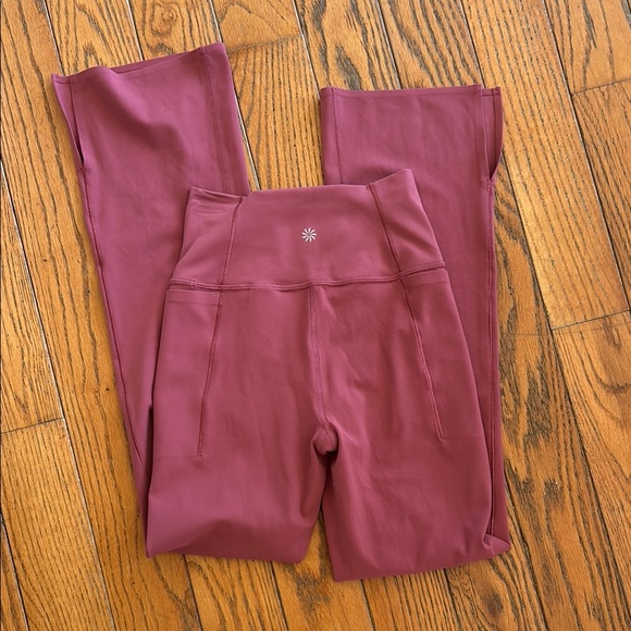 Athleta Pants - Athleta Transcend Stash Crop Straight Leg